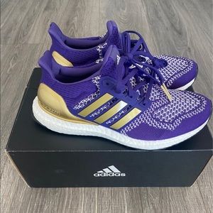 Adidas Ultraboost WASHINGTION HUSKIES